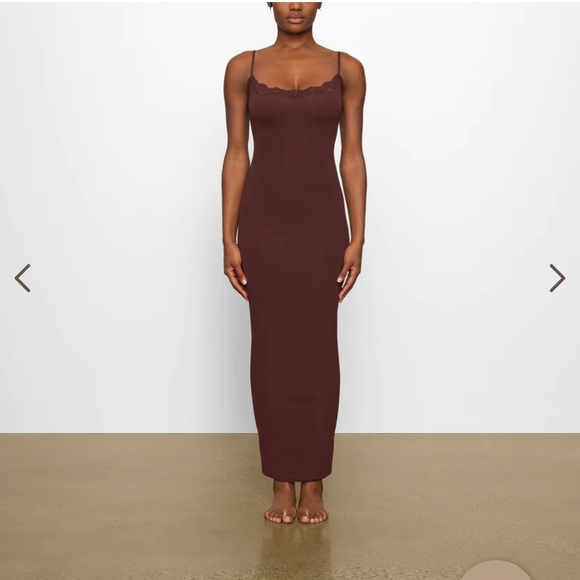 SKIMS fits everybody lace long slip dress in Cocoa size M new with tag - Picture 2 of 8